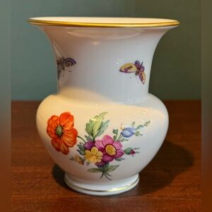 ROYAL BERLIN KPM GERMAN PORCELAIN HAND PAINTED BUTTERFLIES & FLOWERS VASE